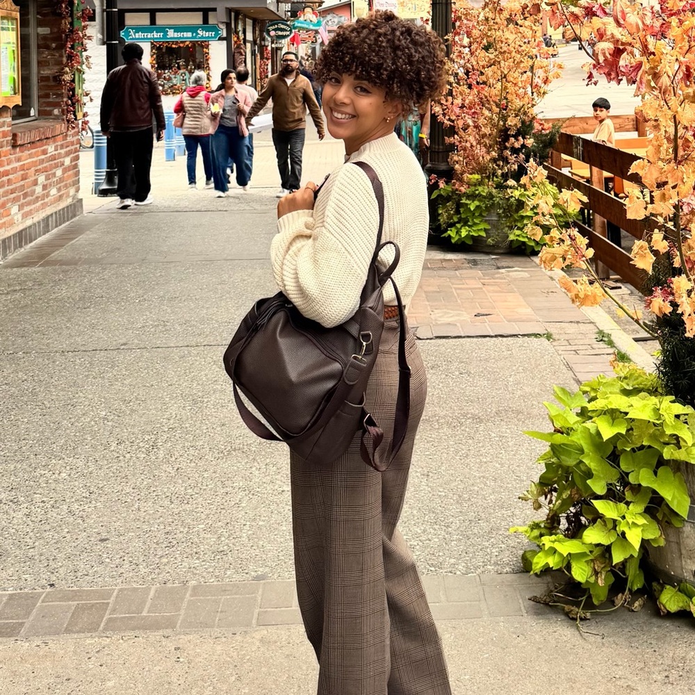 Cropped Chunky Knit Sweater in cream